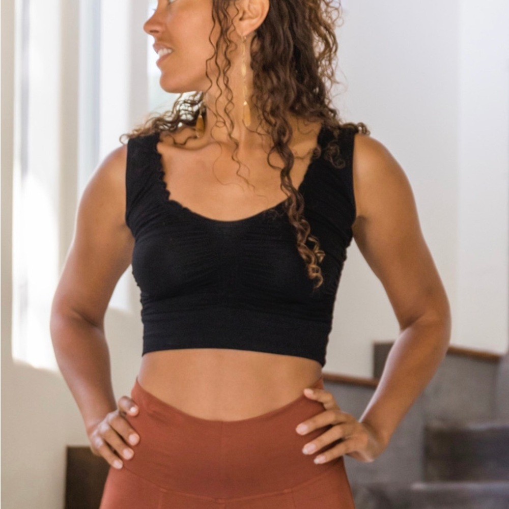 Leom Designs Hati Crop Black Tank Cropped Large